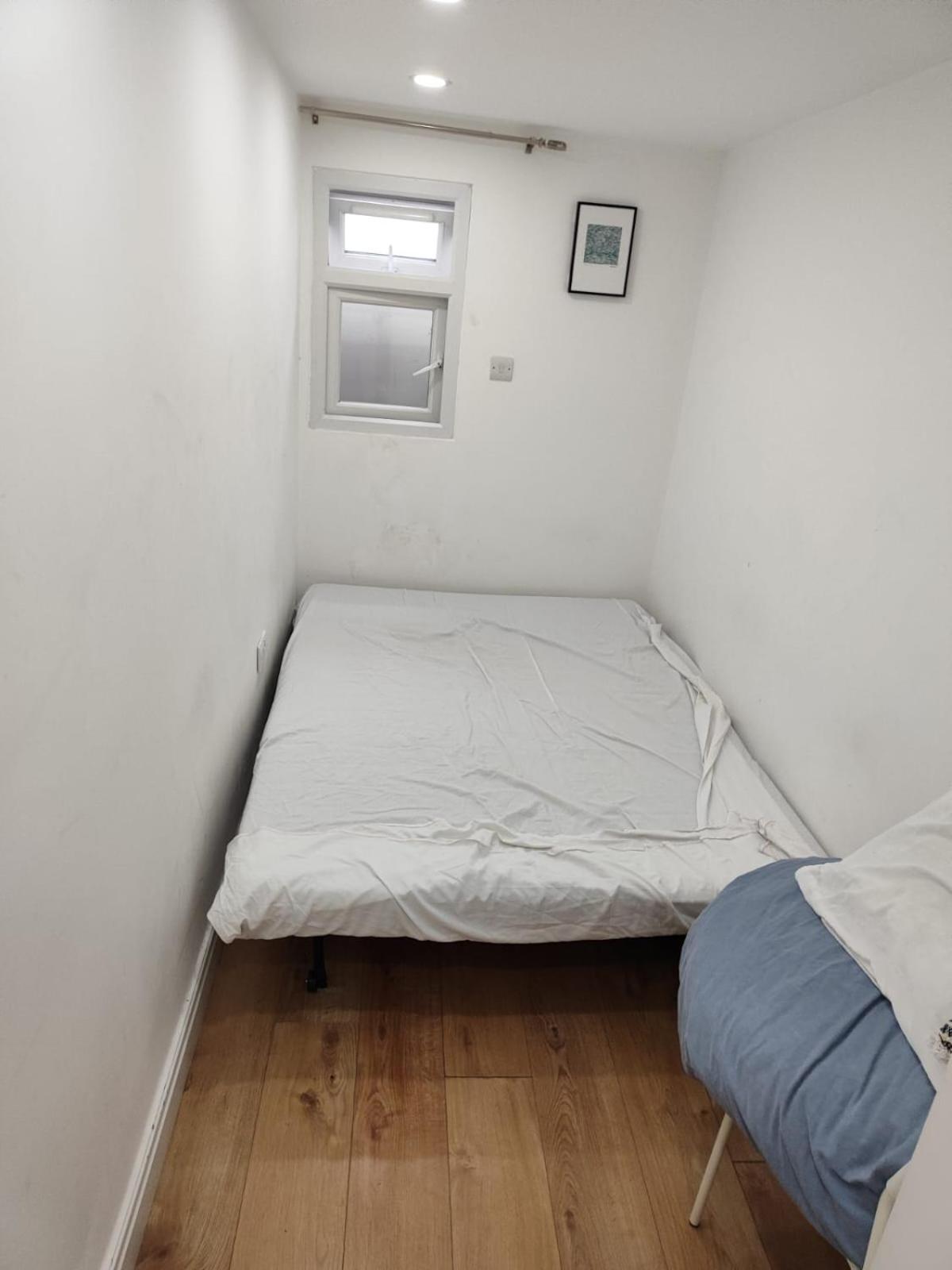 3 Bed Flat In Hammersmith Close To Underground Londra